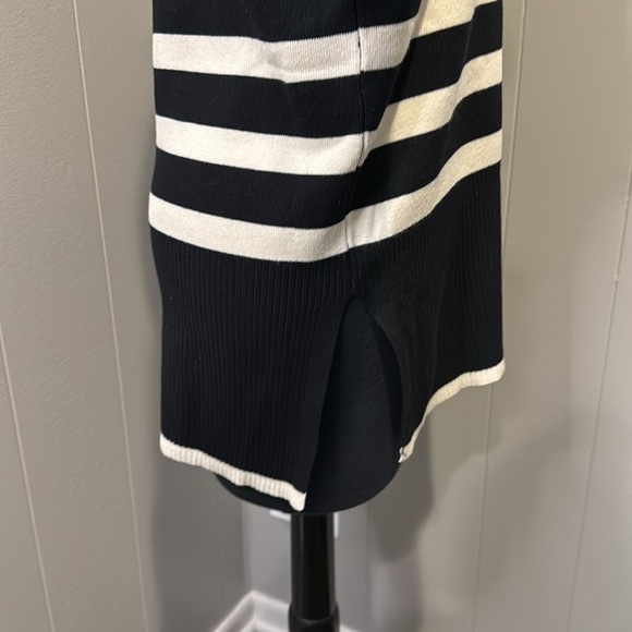 NWT Truth by Republic Women’s Small Knit Stripe Sweater Side Hem Slit - Picture 4 of 7